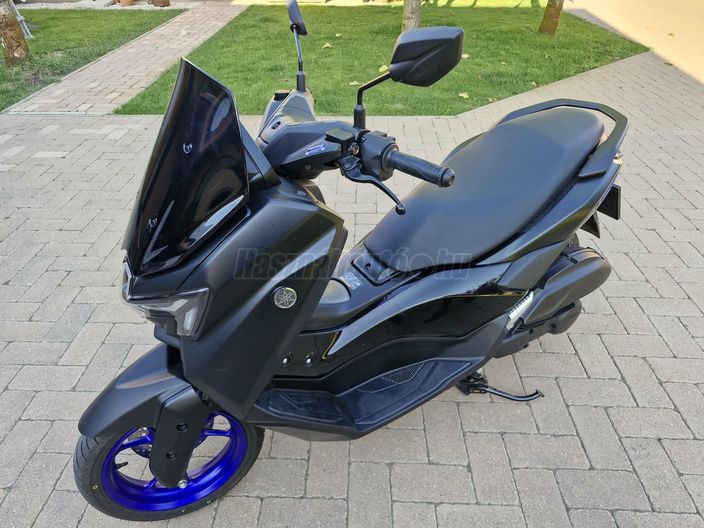YAMAHA NMAX