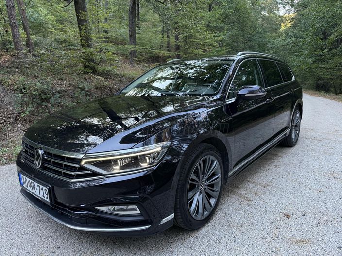 VOLKSWAGEN PASSAT Variant 2.0 TDI SCR Elegance 4Motion DSG
