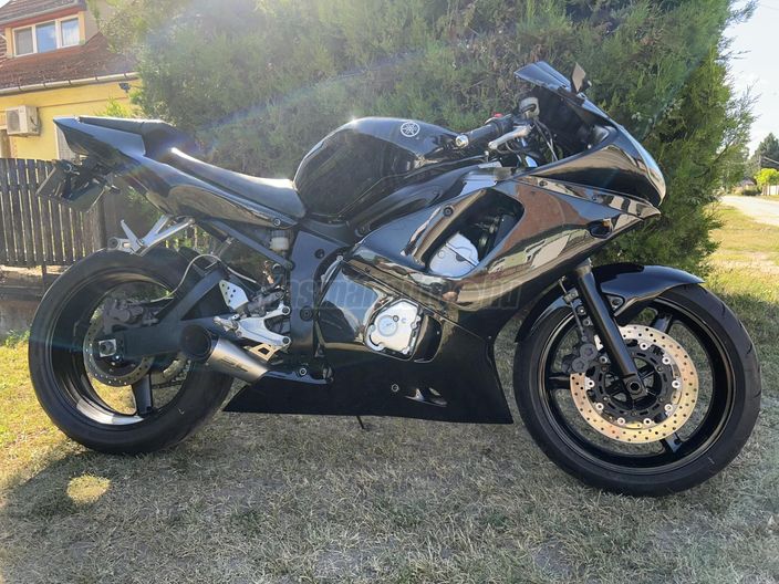 YAMAHA YZF R6