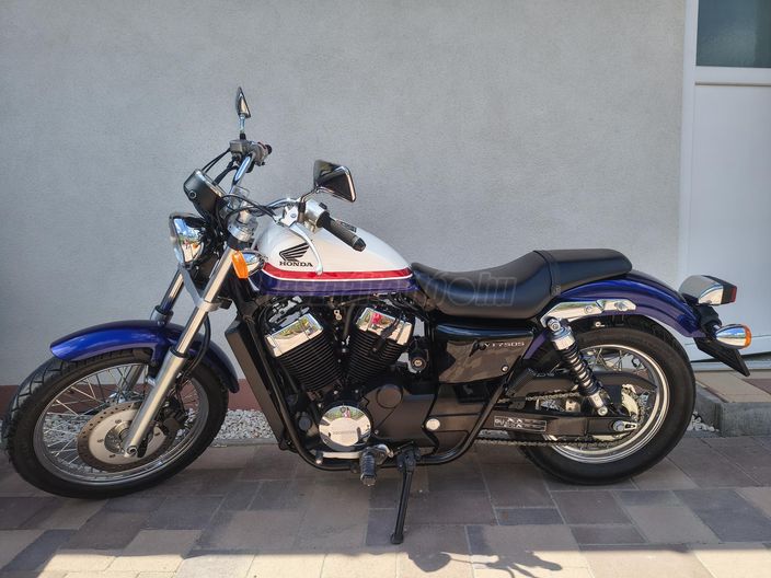 HONDA VT 750
