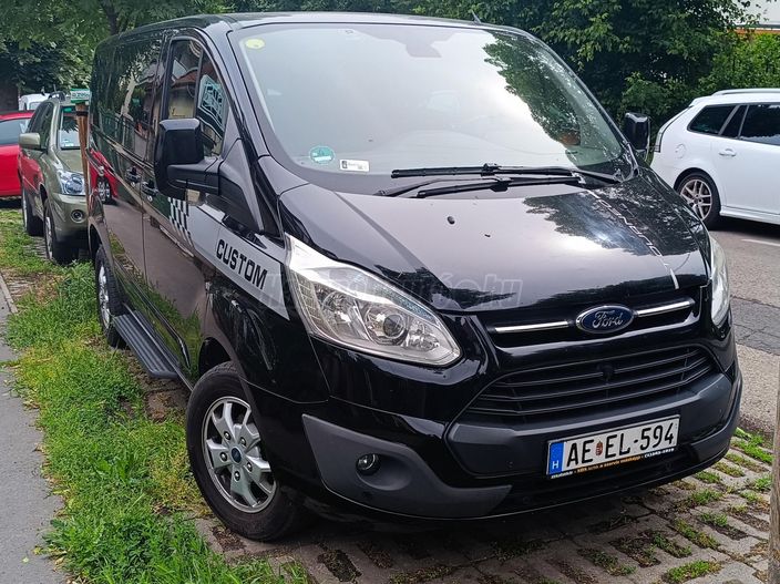 FORD TRANSIT Tourneo Custom 2.2 TDCi 300 SWB Titanium