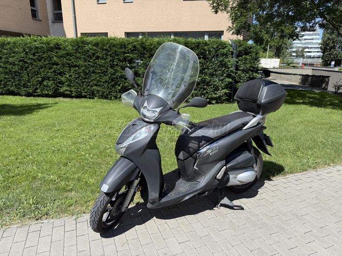 HONDA SH 300