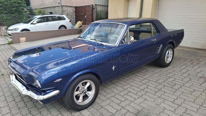 FORD MUSTANG