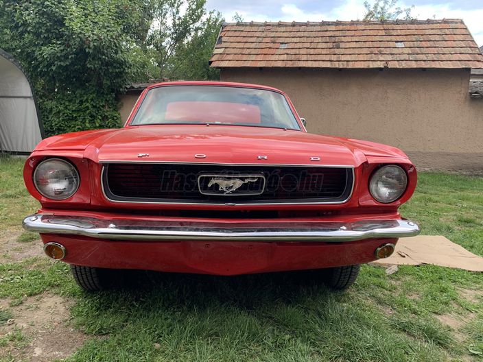 FORD MUSTANG