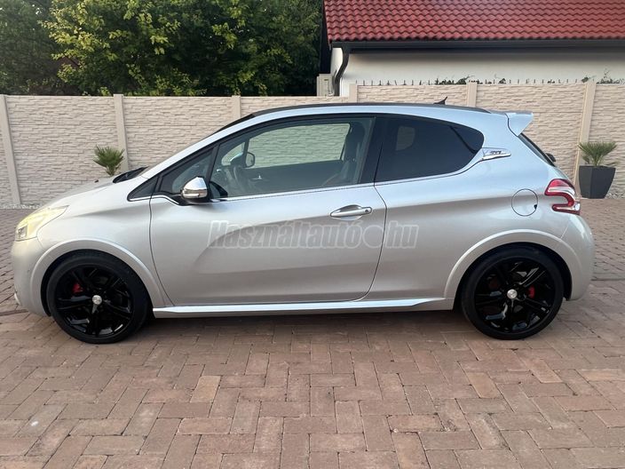 PEUGEOT 208 1.6 THP GTi