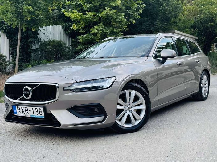 VOLVO V60 2.0 D [D3] Momentum Pro Geartronic
