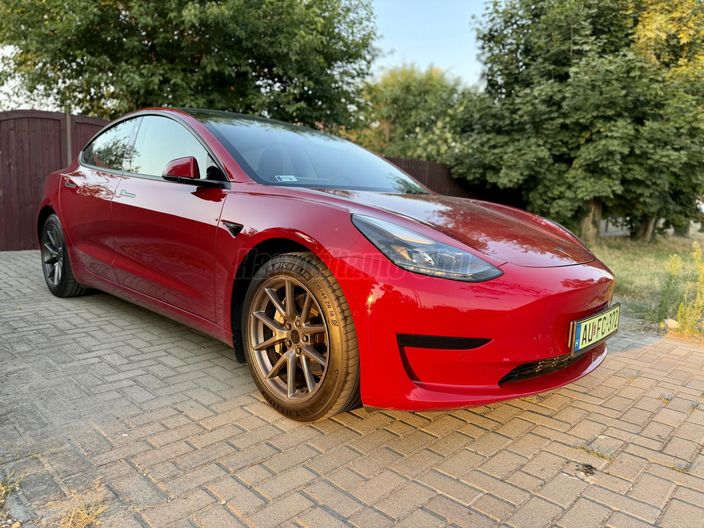 TESLA MODEL 3 Standard Range Plus Aut