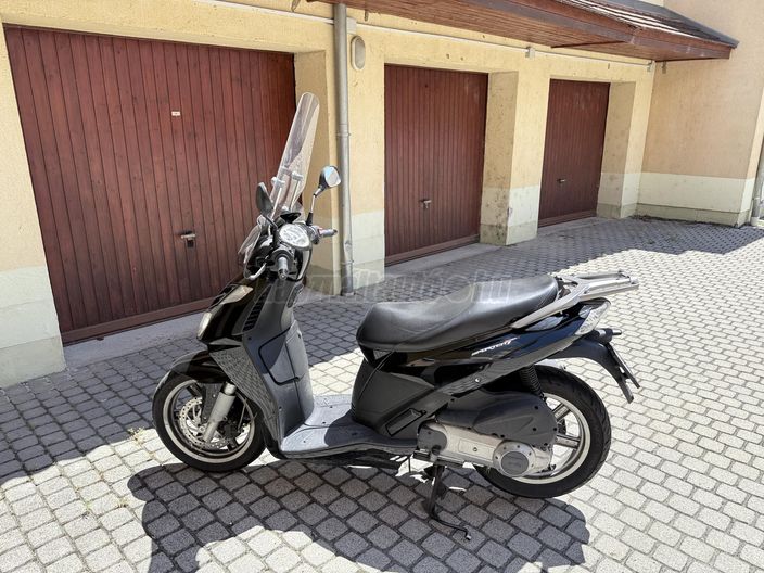 APRILIA SPORT CITY CUBE 300