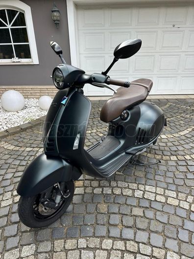VESPA 946