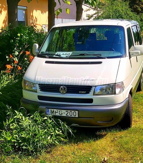 VOLKSWAGEN MULTIVAN