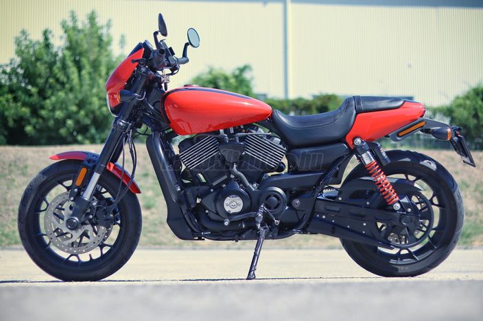 HARLEY-DAVIDSON STREET ROD