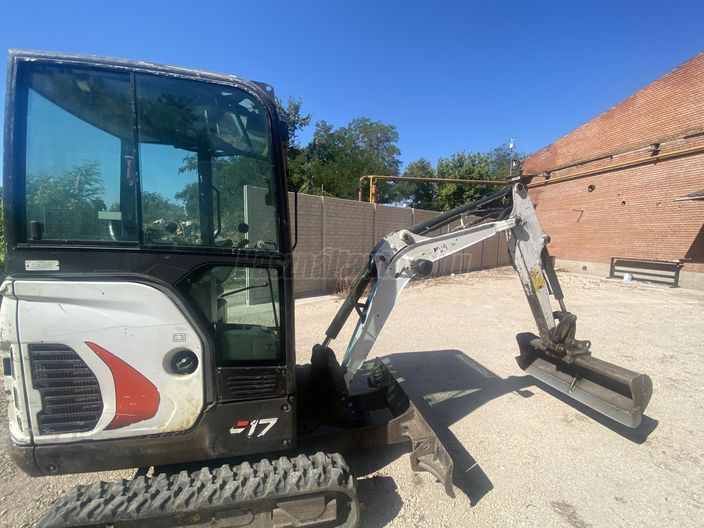 BOBCAT E17