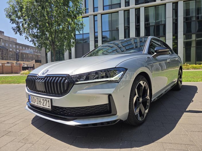 SKODA SUPERB 2.0 TDI SCR SportLine DSG