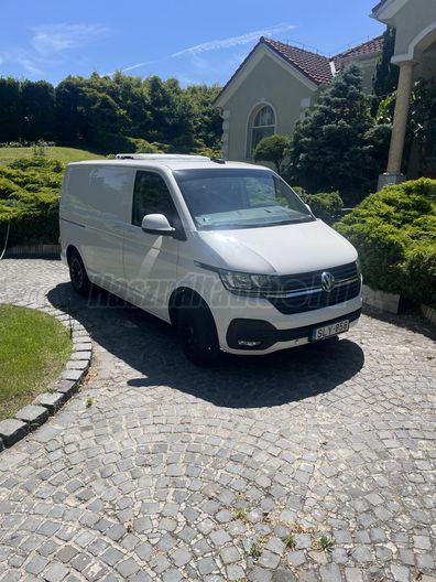 VOLKSWAGEN TRANSPORTER T6 2.0 TDi T6.1 RT (3 személyes )
