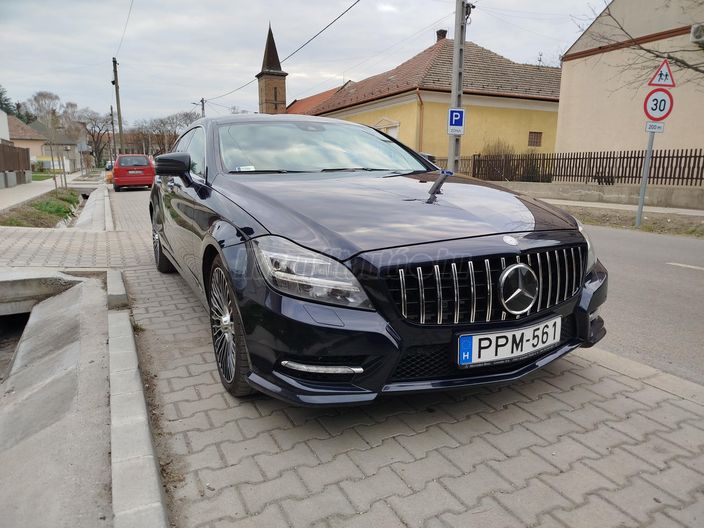 MERCEDES-BENZ CLS 500