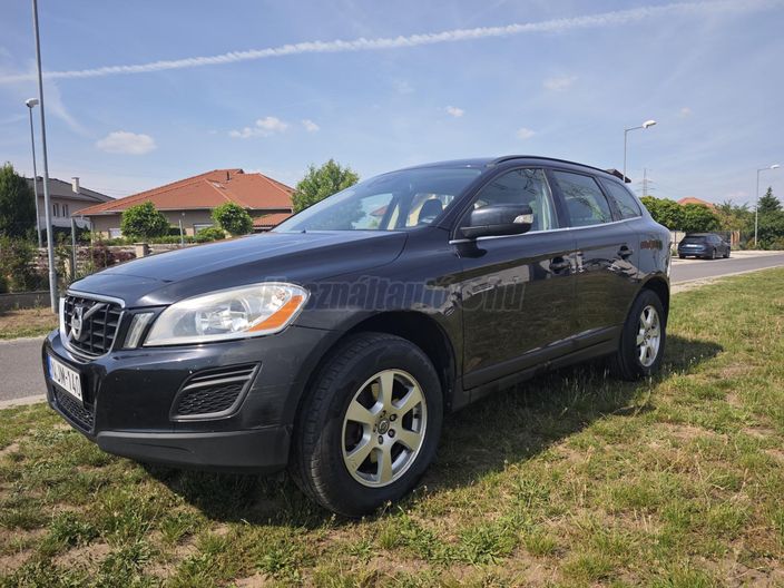 VOLVO XC60 2.0 D DRIVe Momentum
