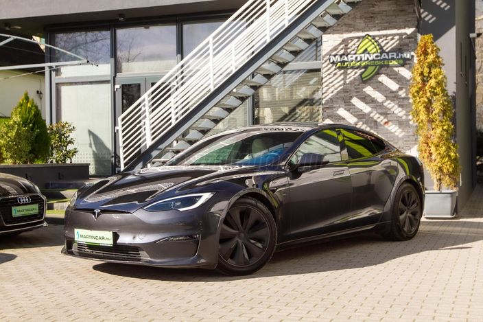 www.martincar.hu további 87 db Extra HD fénykép a TESLA minden apró részletéről !!