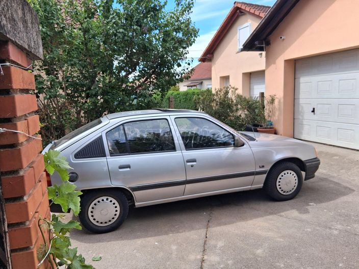 OPEL KADETT E 1.3 LS