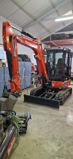 KUBOTA KX037-4 KGLS2 sok tartozékkal