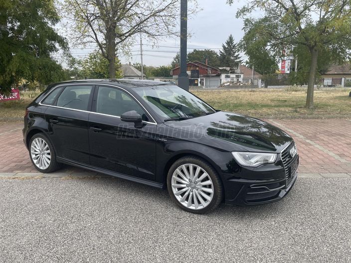 AUDI A3 Sportback 1.4 TFSI Ambition S-tronic e-tron