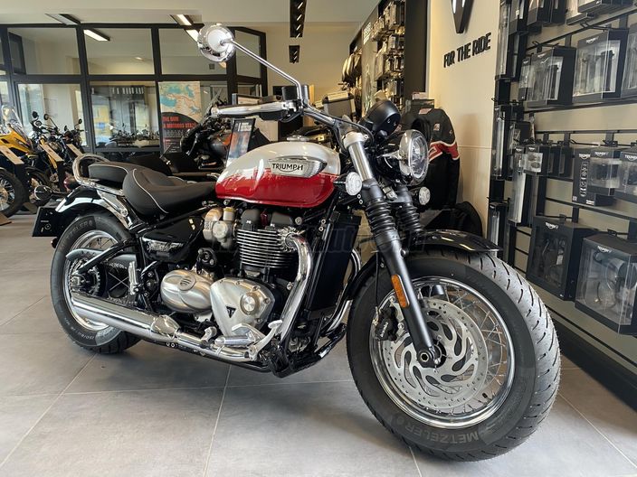 TRIUMPH BONNEVILLE