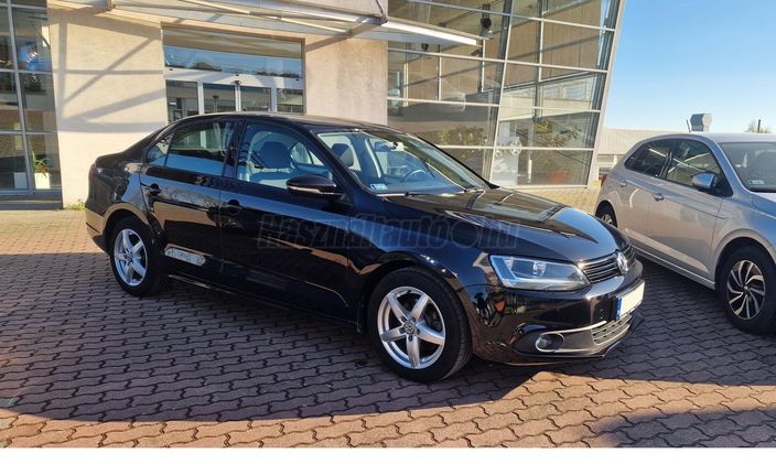 VOLKSWAGEN JETTA 1.2 TSI Trendline