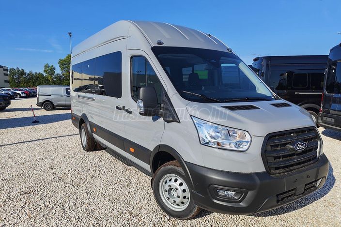 FORD Transit Minibusz Travel 17 fős vonóhoroggal készletről
