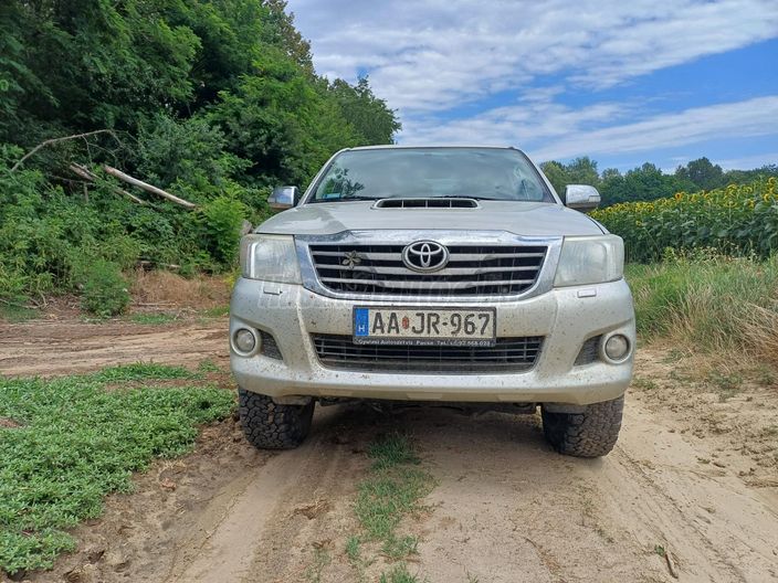 TOYOTA HILUX 2.5 D-4D 4x4 Extra Comfort AC