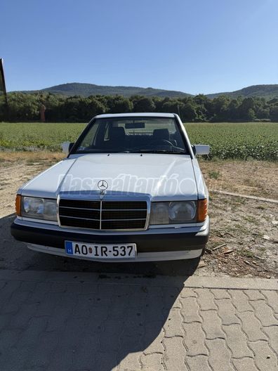 MERCEDES-BENZ 190 D