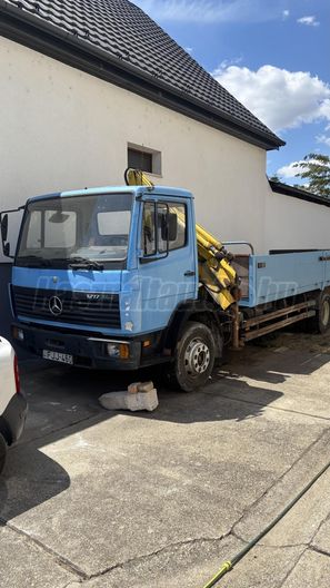 MERCEDES-BENZ 1217