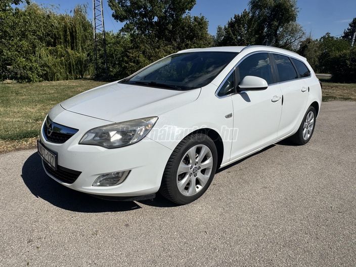 OPEL ASTRA J Sports Tourer 1.7 CDTI Sport