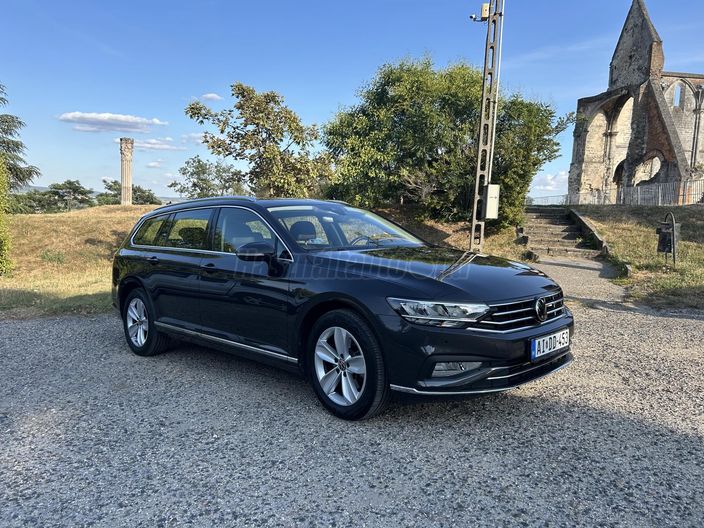 VOLKSWAGEN PASSAT VIII Variant 2.0 TDI SCR Business DSG