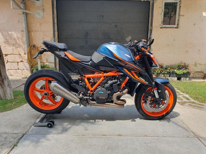 KTM 1290 SUPER DUKE R