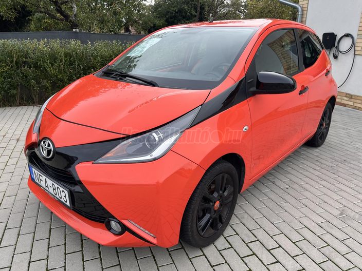 TOYOTA AYGO 1.0 x