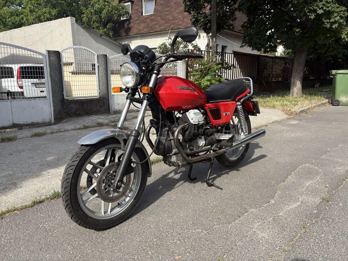 MOTO GUZZI V35