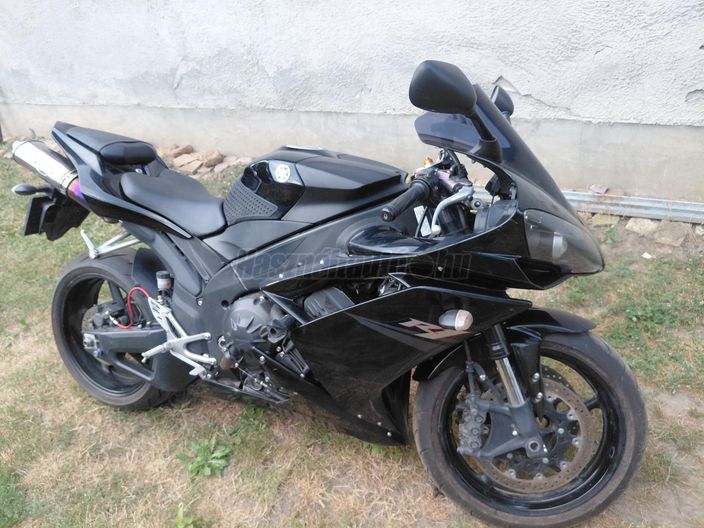 YAMAHA R1-Z