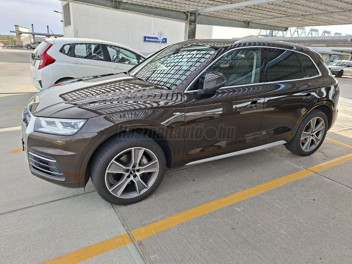 AUDI Q5 2.0 TDI Sport quattro S-tronic