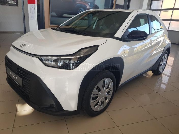 TOYOTA AYGO X 1.5 Hybrid Active e-CVT
