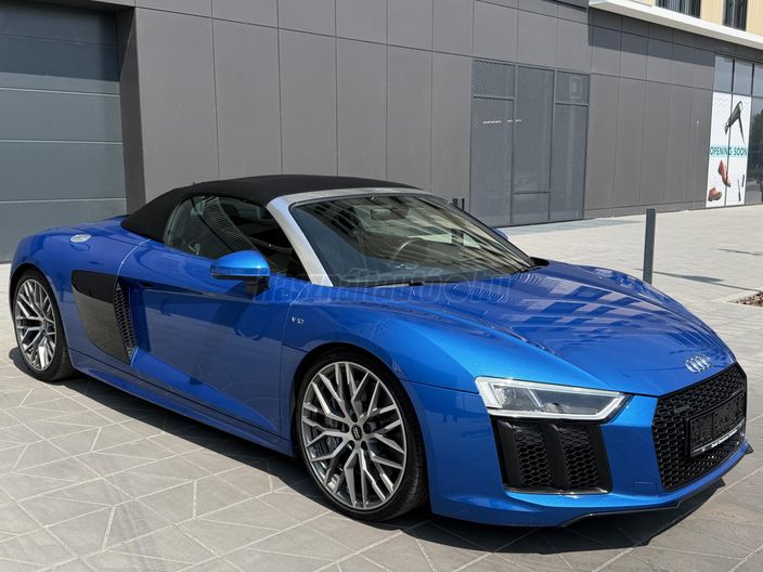 AUDI R8 Spyder 5.2 V10 quattro S-tronic