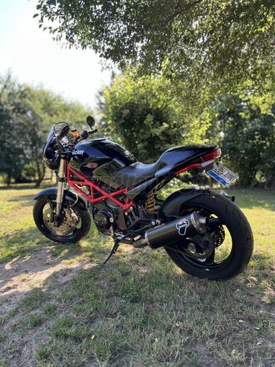 DUCATI MONSTER 695
