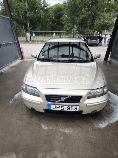 VOLVO S60 2.4 D Kinetic