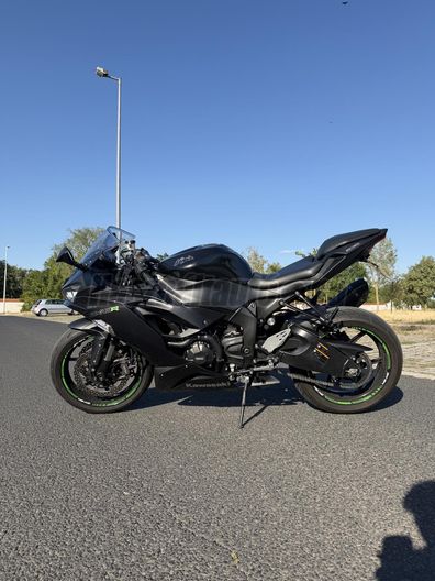 KAWASAKI ZX-6R (NINJA)