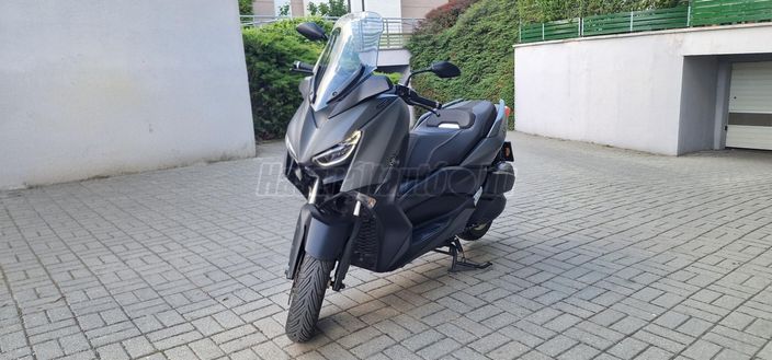 YAMAHA X-MAX 300