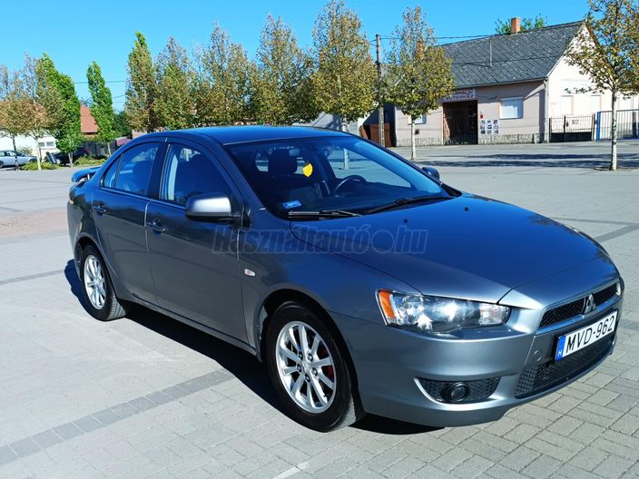 MITSUBISHI LANCER 1.6 Invite