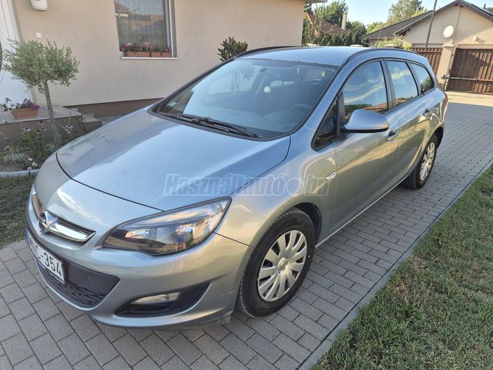 OPEL ASTRA J Sports Tourer 1.6 Enjoy