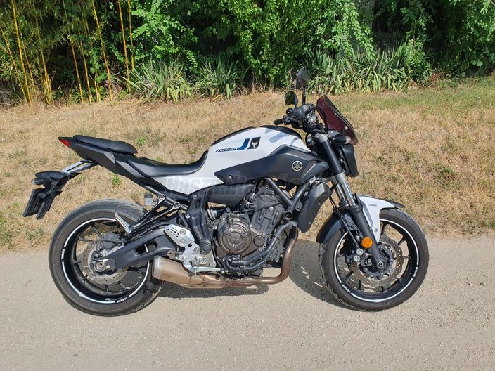 YAMAHA MT-07