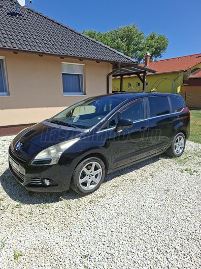 PEUGEOT 5008 1.6 HDi Confort