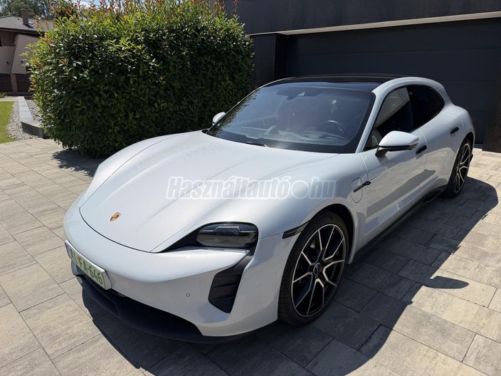 PORSCHE TAYCAN 4S Cross Turismo