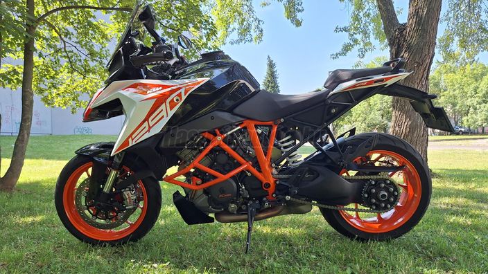 KTM 1290 SUPER DUKE GT