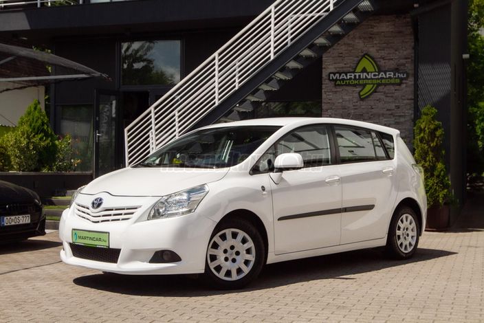 www.martincar.hu további 75 db Extra HD fénykép a TOYOTA minden apró részletéről !!
